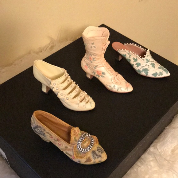 “Just the Right Shoe” Collectables - Picture 2 of 3